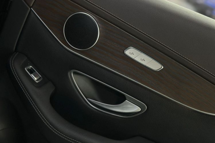 Used Mercedes-Benz GLC 2022 Facelift GLC 260 L 4MATIC Luxury Edition Interior 10
