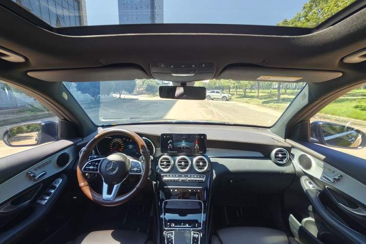 Used Mercedes-Benz GLC 2022 Facelifted GLC 260 L 4MATIC Dynamic Edition Interior 10
