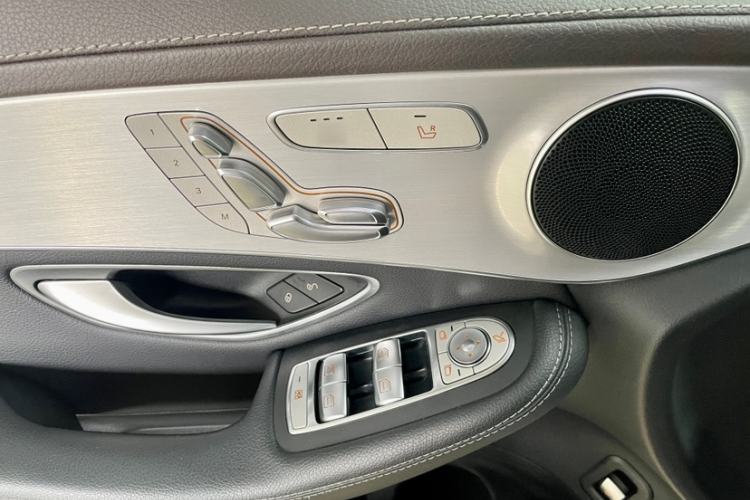 Used Mercedes-Benz GLC 2022 Second Facelift GLC 260 L 4MATIC Dynamic Edition Interior 12