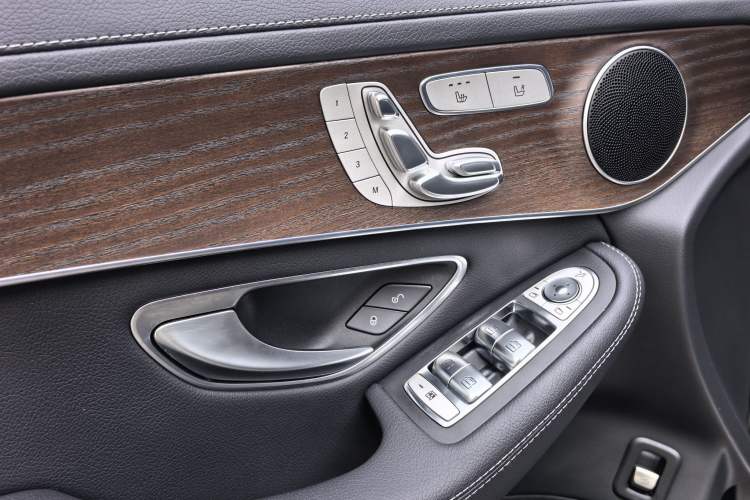 Used Mercedes-Benz GLC 2022 GLC 260 L 4MATIC Luxury Model Interior 2