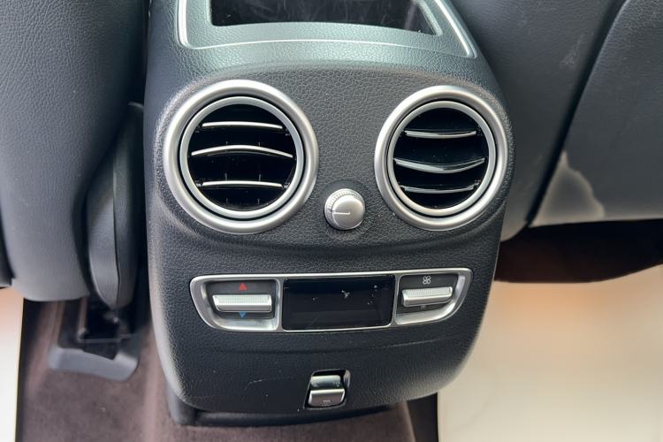 Used Mercedes-Benz GLC 2022 Refreshed GLC 300 L 4MATIC Dynamic Edition Prestige Version Interior 2