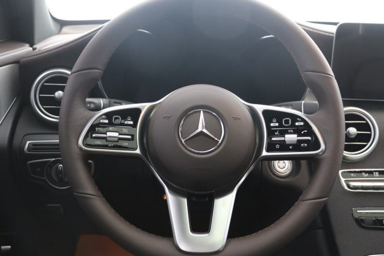 Used Mercedes-Benz GLC 2022 Facelifted GLC 260 L 4MATIC Dynamic Edition Interior 2