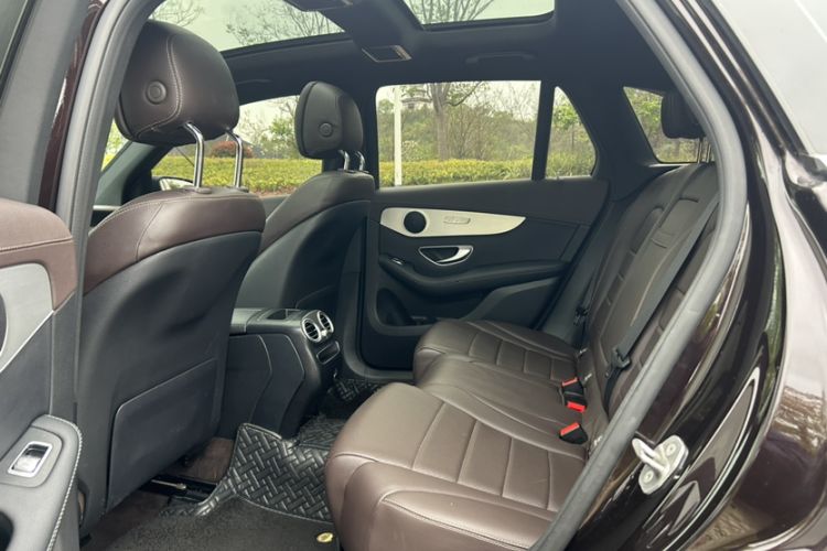 Used Mercedes-Benz GLC 2022 Refreshed GLC 260 L 4MATIC Dynamic Edition Interior 2