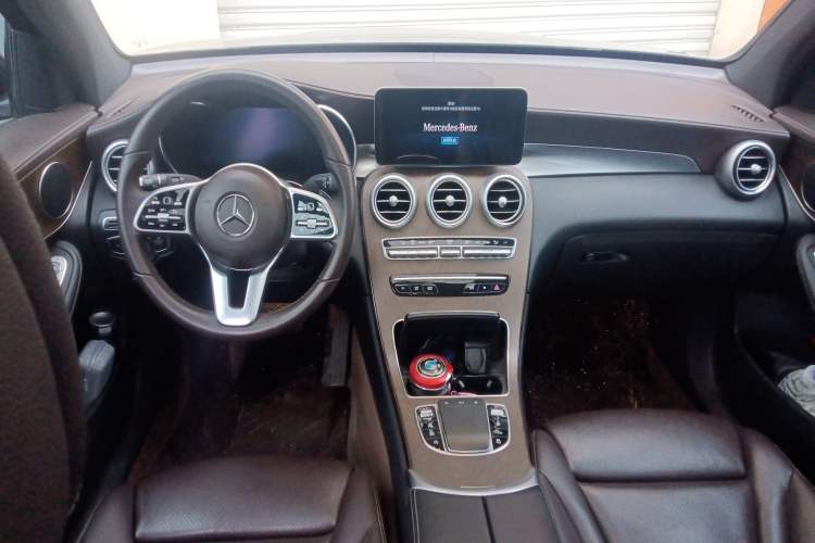 Used Mercedes-Benz GLC 2022 Refreshed GLC 300 L 4MATIC Dynamic Edition Prestige Version Interior 2