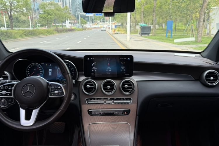 Used Mercedes-Benz GLC 2022 Facelift GLC 300 L 4MATIC Luxury Edition Interior 2