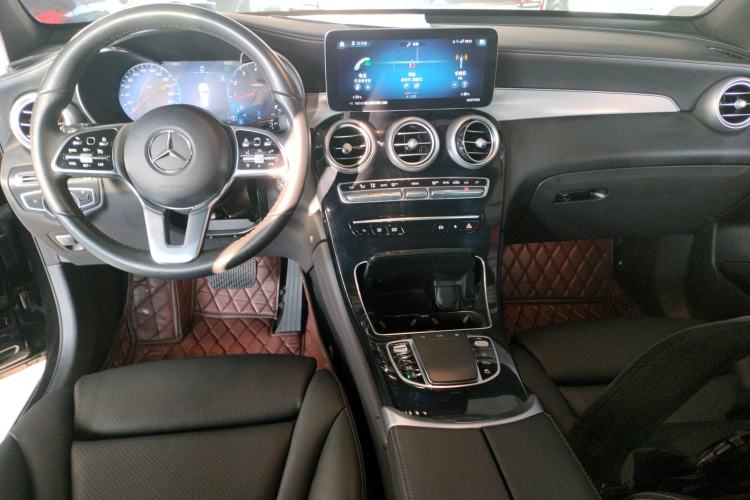 Used Mercedes-Benz GLC 2022 Facelifted GLC 260 L 4MATIC Dynamic Edition Interior 2