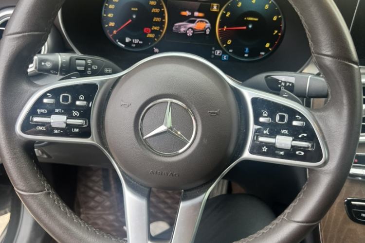 Used Mercedes-Benz GLC 2022 GLC 260 L 4MATIC Luxury Model Interior 2