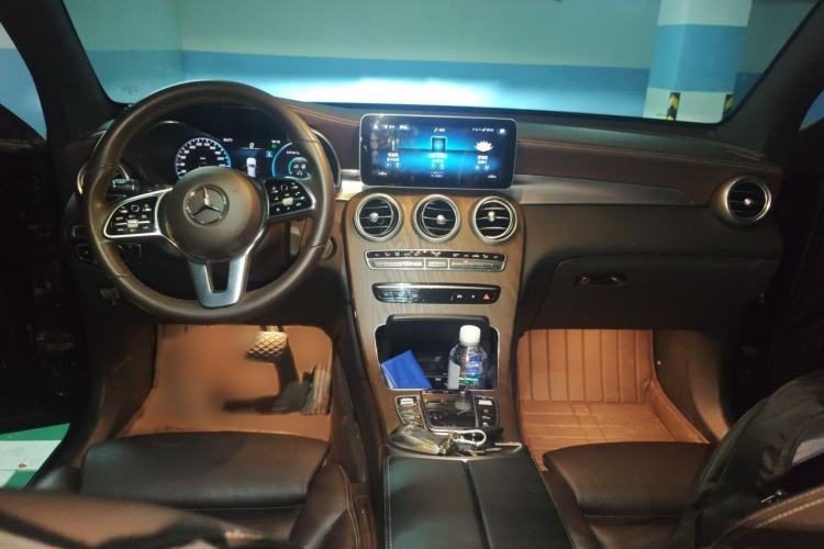 Used Mercedes-Benz GLC 2022 Second Facelift GLC 260 L 4MATIC Luxury Edition Interior 2