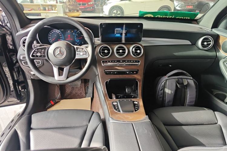Used Mercedes-Benz GLC 2022 Second Facelift GLC 260 L 4MATIC Luxury Edition Interior 2