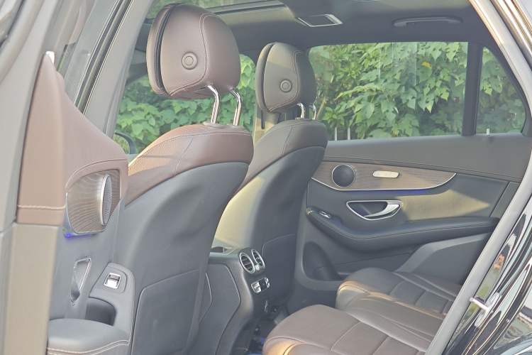 Used Mercedes-Benz GLC 2022 GLC 260 L 4MATIC Luxury Model Interior 3