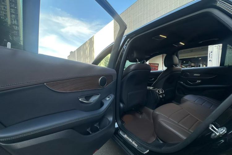 Used Mercedes-Benz GLC 2022 Facelift GLC 260 L 4MATIC Luxury Edition Interior 3