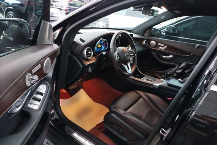 Used Mercedes-Benz GLC 2022 GLC 260 L 4MATIC Luxury Model Interior 3