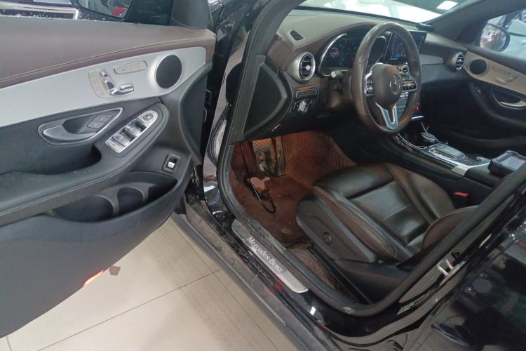 Used Mercedes-Benz GLC 2022 Second Facelift GLC 260 L 4MATIC Dynamic Edition Interior 3