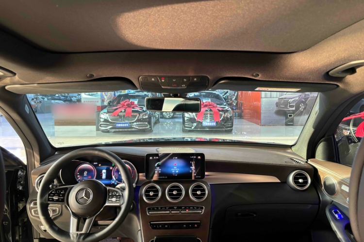 Used Mercedes-Benz GLC 2022 Second Facelift GLC 260 L 4MATIC Luxury Edition Interior 3