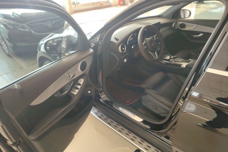 Used Mercedes-Benz GLC 2022 Refreshed GLC 260 L 4MATIC Dynamic Edition Interior 3