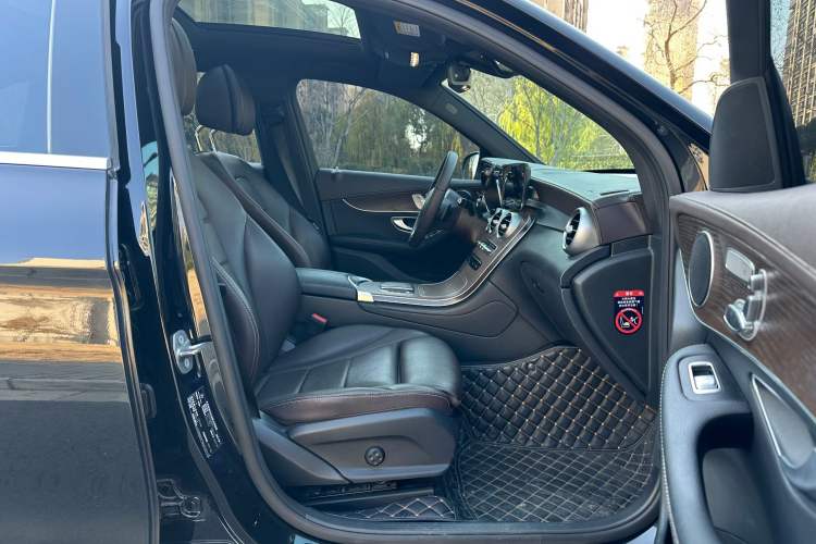 Used Mercedes-Benz GLC 2022 Refreshed GLC 300 L 4MATIC Dynamic Edition Prestige Version Interior 3