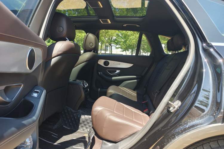 Used Mercedes-Benz GLC 2022 Facelifted GLC 260 L 4MATIC Dynamic Edition Interior 3