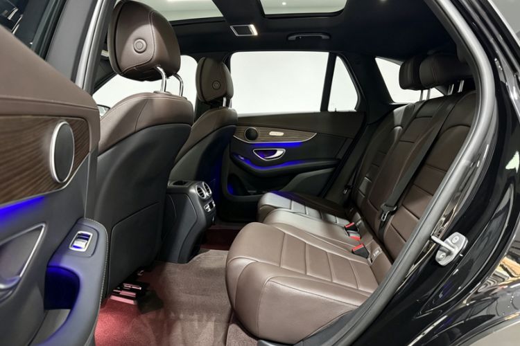 Used Mercedes-Benz GLC 2022 Second Facelift GLC 260 L 4MATIC Luxury Edition Interior 3