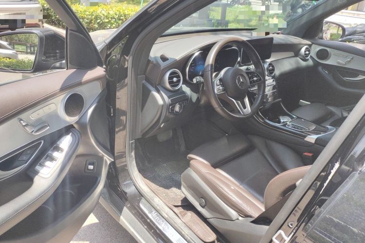 Used Mercedes-Benz GLC 2022 Refreshed GLC 260 L 4MATIC Dynamic Edition Interior 3