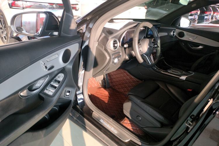 Used Mercedes-Benz GLC 2022 Facelifted GLC 260 L 4MATIC Dynamic Edition Interior 3