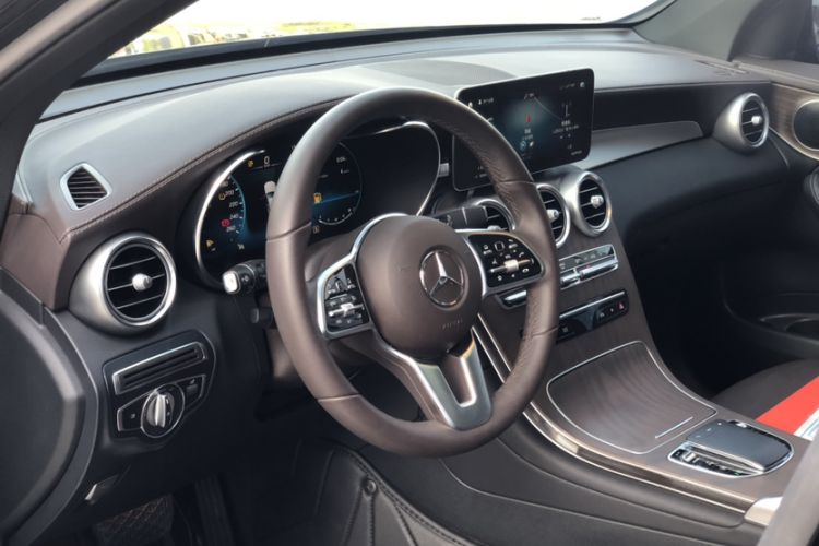 Used Mercedes-Benz GLC 2022 Second Facelift GLC 260 L 4MATIC Luxury Edition Interior 3