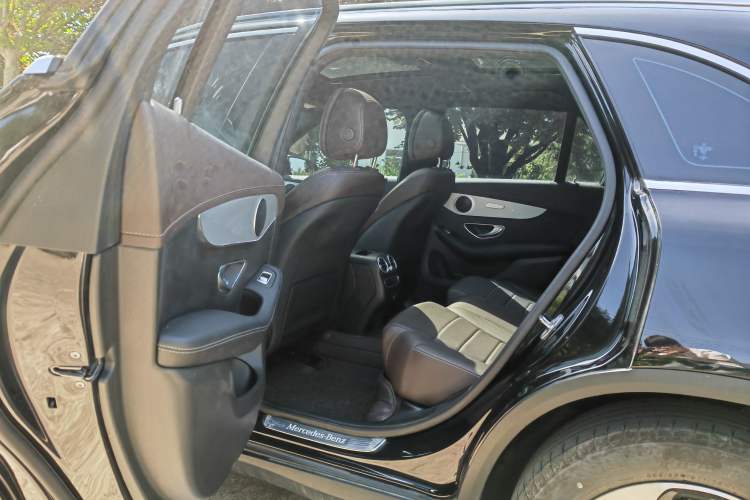 Used Mercedes-Benz GLC 2022 Facelifted GLC 260 L 4MATIC Dynamic Edition Interior 3