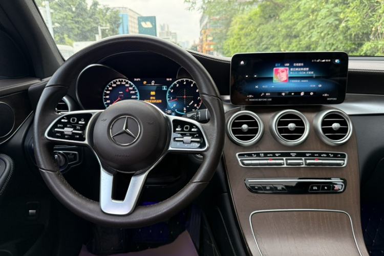 Used Mercedes-Benz GLC 2022 Facelift GLC 260 L 4MATIC Luxury Edition Interior 4