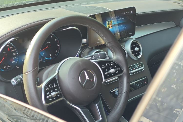 Used Mercedes-Benz GLC 2022 GLC 260 L 4MATIC Luxury Model Interior 4