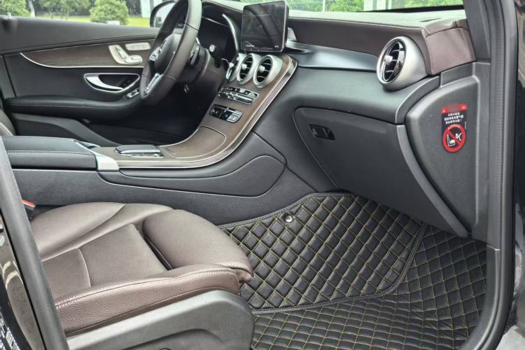 Used Mercedes-Benz GLC 2022 Second Facelift GLC 260 L 4MATIC Luxury Edition Interior 4