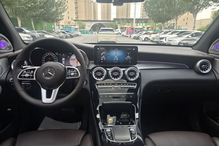 Used Mercedes-Benz GLC 2022 Facelifted GLC 260 L 4MATIC Dynamic Edition Interior 4