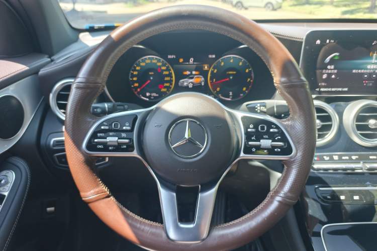 Used Mercedes-Benz GLC 2022 Facelifted GLC 260 L 4MATIC Dynamic Edition Interior 4