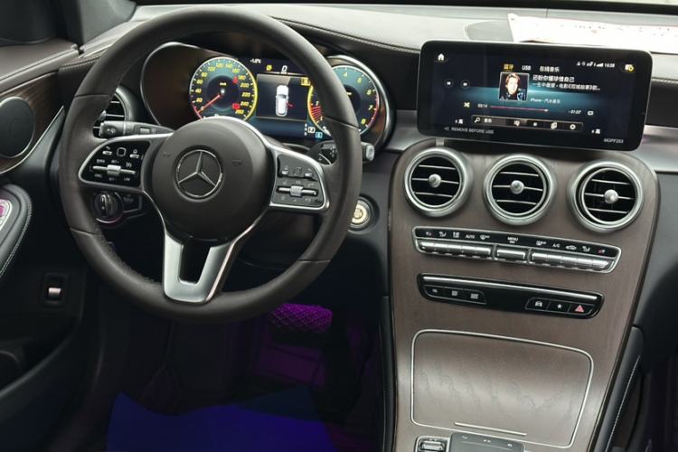 Used Mercedes-Benz GLC 2022 Facelift GLC 260 L 4MATIC Luxury Edition Interior 4