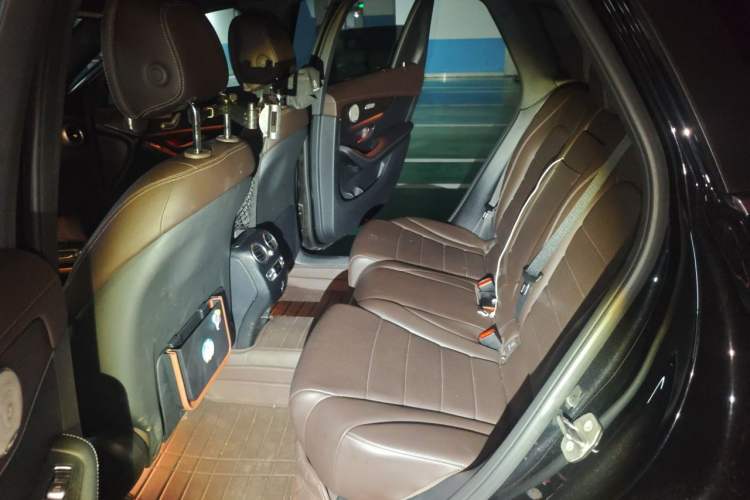 Used Mercedes-Benz GLC 2022 Second Facelift GLC 260 L 4MATIC Luxury Edition Interior 4