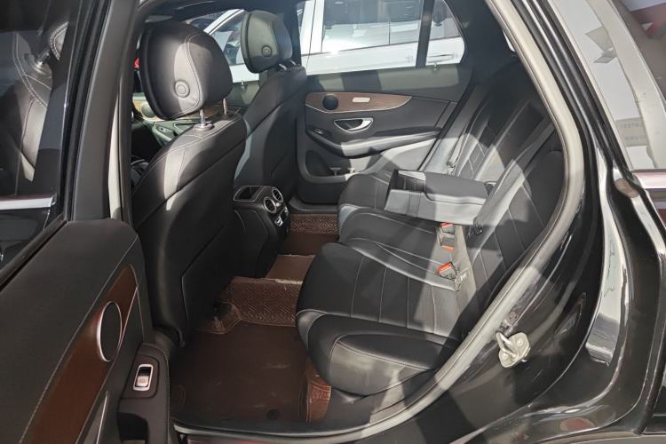 Used Mercedes-Benz GLC 2022 Second Facelift GLC 260 L 4MATIC Luxury Edition Interior 4