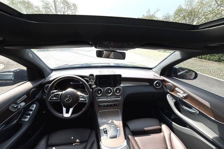 Used Mercedes-Benz GLC 2022 Facelift GLC 260 L 4MATIC Luxury Edition Interior 4