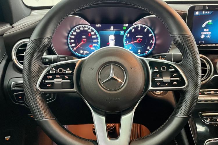 Used Mercedes-Benz GLC 2022 Second Facelift GLC 260 L 4MATIC Dynamic Edition Interior 4