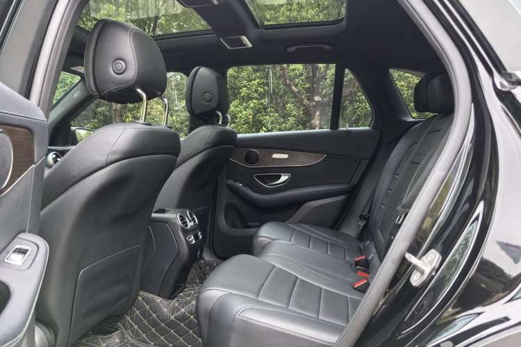 Used Mercedes-Benz GLC 2022 GLC 260 L 4MATIC Luxury Model Interior 5