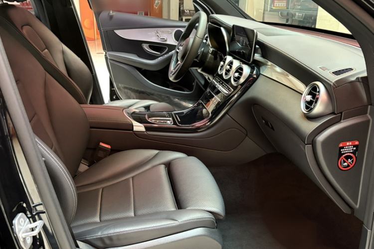 Used Mercedes-Benz GLC 2022 Facelifted GLC 260 L 4MATIC Dynamic Edition Interior 5