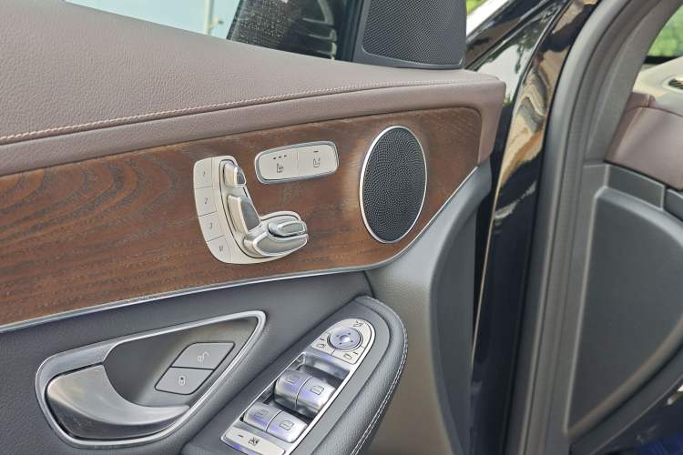 Used Mercedes-Benz GLC 2022 GLC 260 L 4MATIC Luxury Model Interior 5