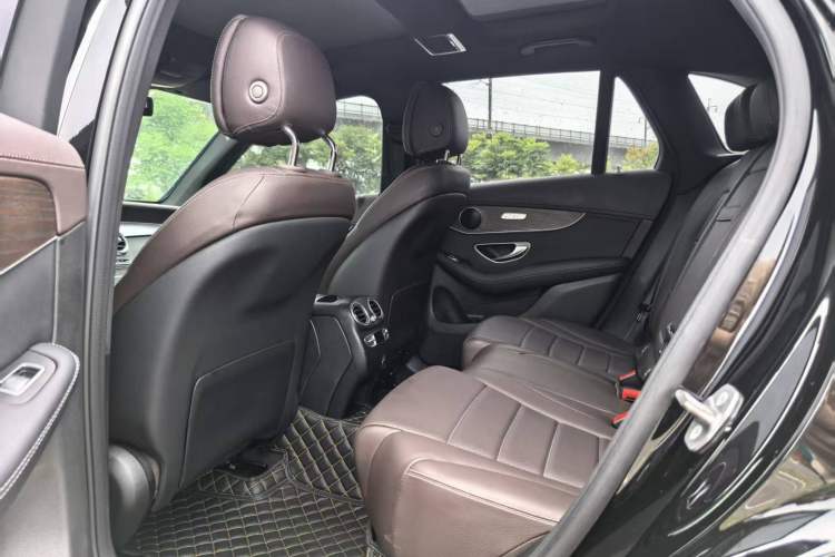 Used Mercedes-Benz GLC 2022 Second Facelift GLC 260 L 4MATIC Luxury Edition Interior 5