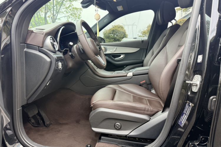 Used Mercedes-Benz GLC 2022 Second Facelift GLC 260 L 4MATIC Dynamic Edition Interior 5