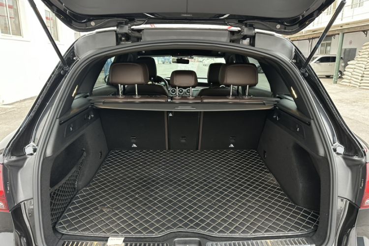 Used Mercedes-Benz GLC 2022 Facelift GLC 260 L 4MATIC Luxury Edition Interior 5