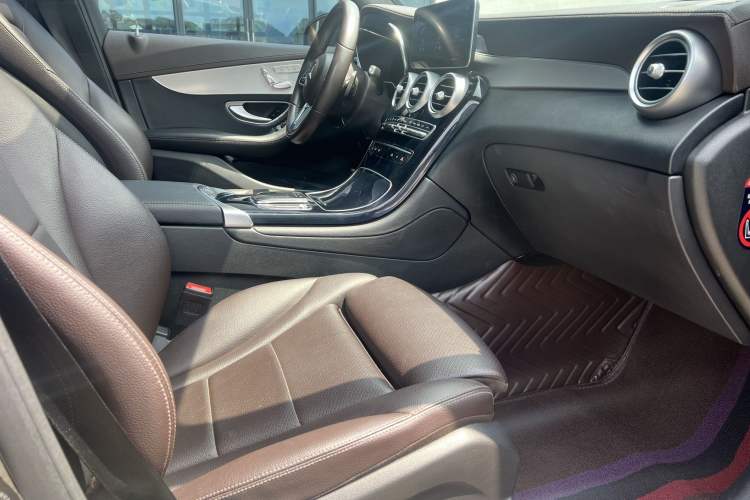 Used Mercedes-Benz GLC 2022 Facelifted GLC 260 L 4MATIC Dynamic Edition Interior 6