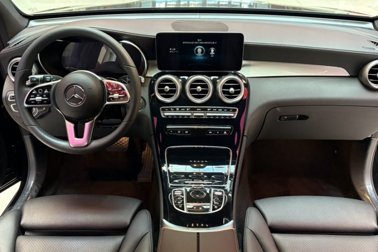 Used Mercedes-Benz GLC 2022 Facelifted GLC 260 L 4MATIC Dynamic Edition Interior 6