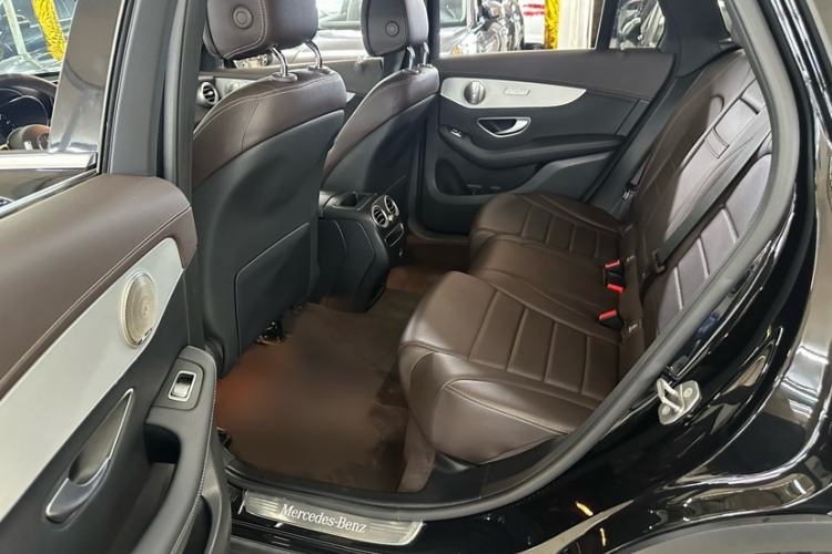 Used Mercedes-Benz GLC 2022 Second Facelift GLC 260 L 4MATIC Dynamic Edition Interior 6