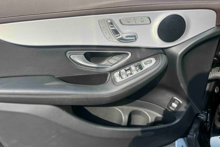 Used Mercedes-Benz GLC 2022 Second Facelift GLC 260 L 4MATIC Dynamic Edition Interior 6