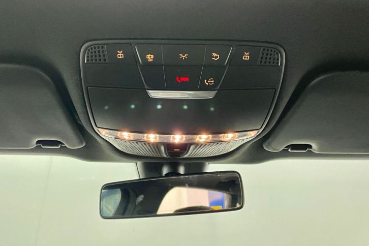 Used Mercedes-Benz GLC 2022 Second Facelift GLC 260 L 4MATIC Dynamic Edition Interior 6