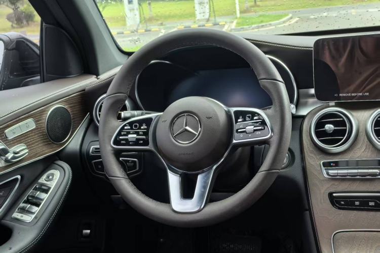Used Mercedes-Benz GLC 2022 Second Facelift GLC 260 L 4MATIC Luxury Edition Interior 7