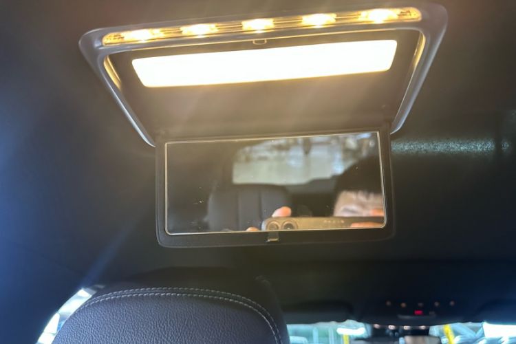 Used Mercedes-Benz GLC 2022 Second Facelift GLC 260 L 4MATIC Dynamic Edition Interior 7