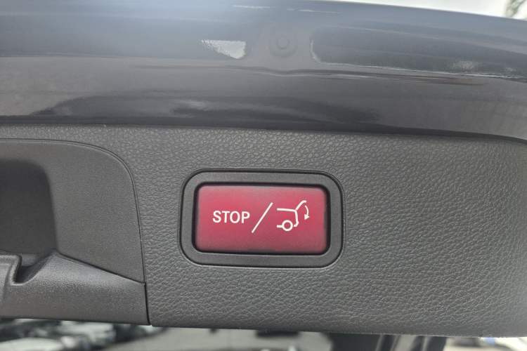 Used Mercedes-Benz GLC 2022 Facelifted GLC 260 L 4MATIC Dynamic Edition Interior 7